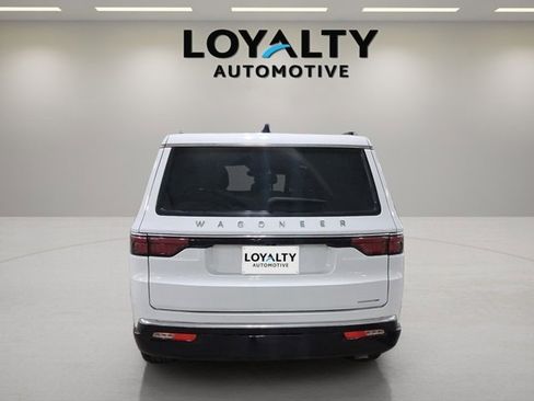 Used 2024 Jeep Wagoneer L Series II w/ Flexible Seating Group image 4