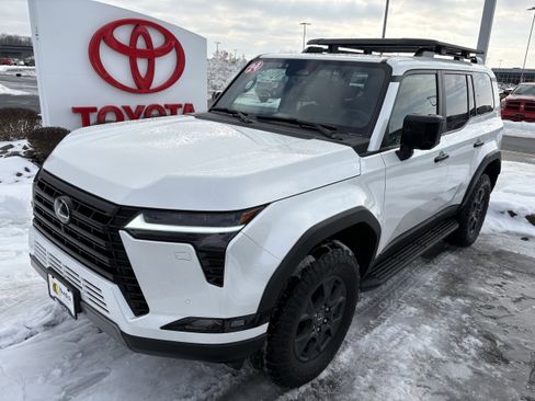 Used 2024 Lexus GX 550 image 10