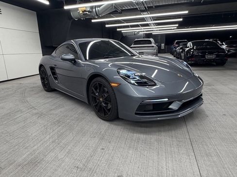 Used 2025 Porsche 718 Cayman image 6