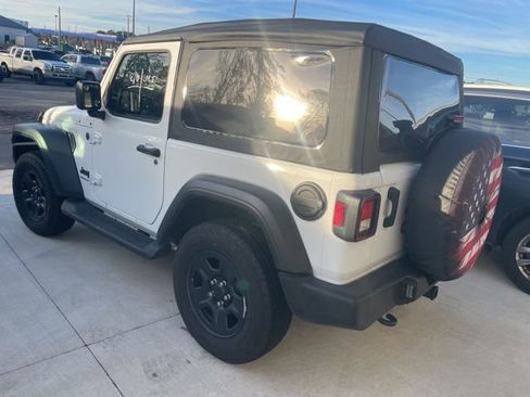 Used 2025 Jeep Wrangler Sport image 4