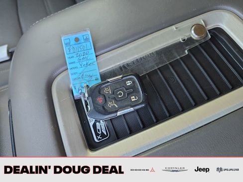 Used 2020 GMC Yukon Denali w/ Denali Premium Package image 30