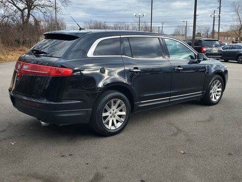Used 2019 Lincoln MKT AWD image 6