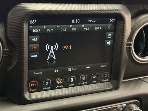 Used 2018 Jeep Wrangler Unlimited Sahara AWD/4WD image 20