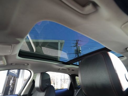 Used 2017 Jaguar F-PACE R-Sport image 24