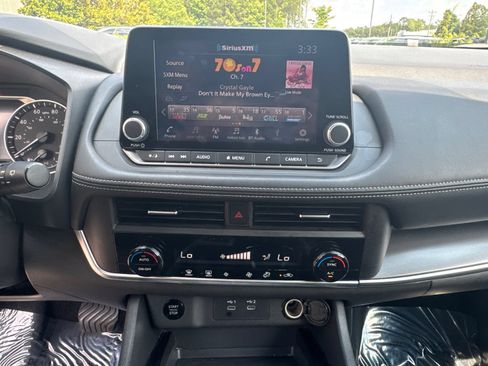 Used 2025 Nissan Rogue SV FWD image 29