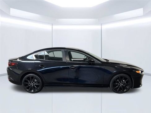 Used 2024 MAZDA MAZDA3 s FWD image 2