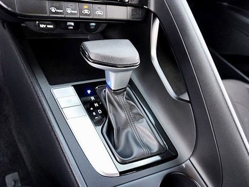 Certified 2024 Hyundai Elantra SEL FWD image 28