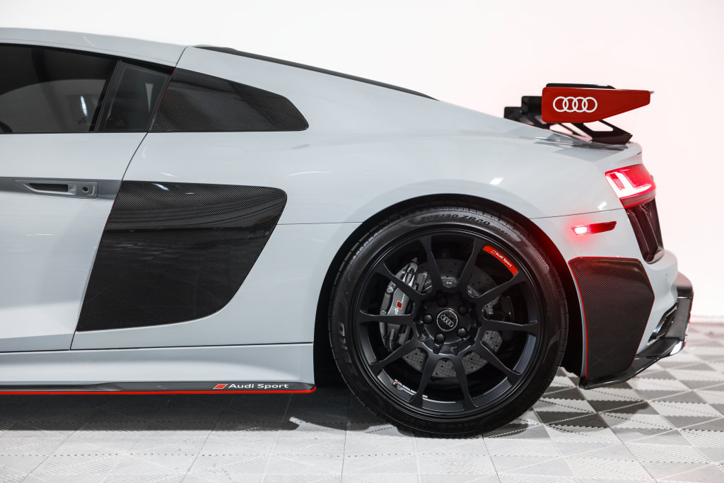 Used 2018 Audi R8 V10 plus w/ Full Leather Package AWD/4WD image 16