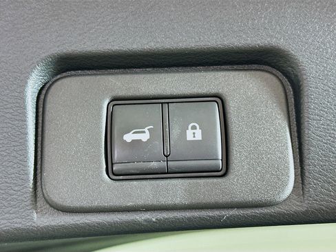 Used 2024 Nissan Rogue SV AWD/4WD image 28