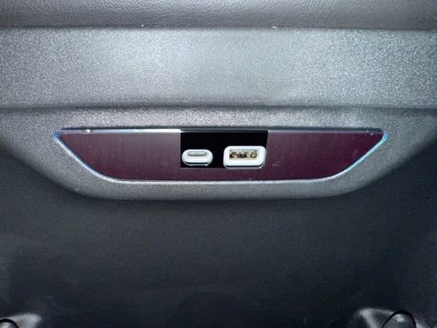 New 2026 Chrysler Pacifica Select image 16