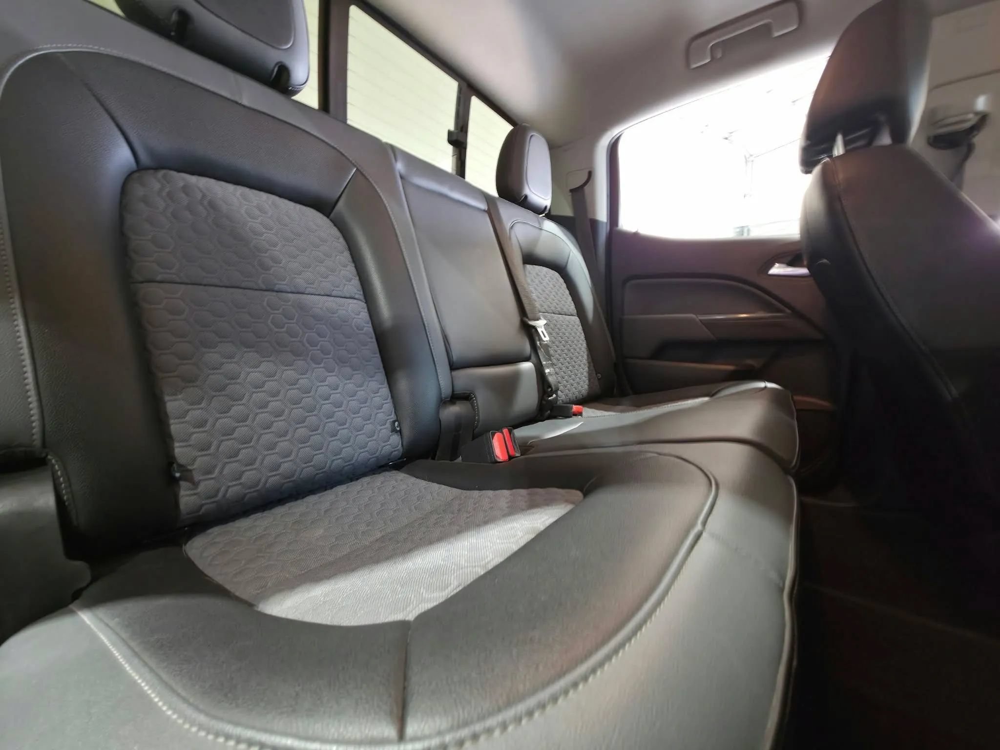 Used 2017 Chevrolet Colorado Z71 RWD image 16
