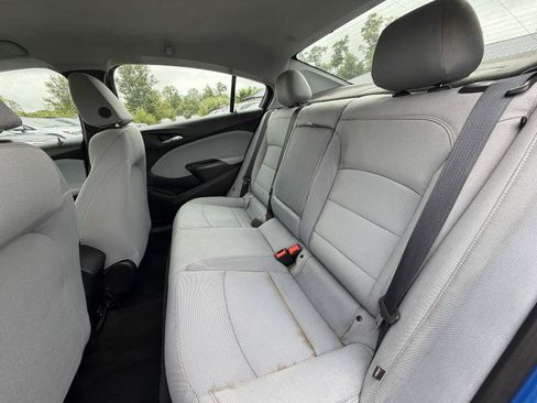 Used 2019 Chevrolet Cruze LT FWD image 16