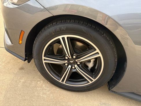 Used 2024 Ford Mustang Convertible image 8