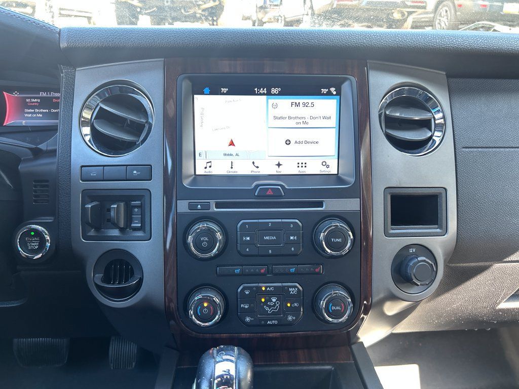 Used 2017 Ford Expedition Platinum RWD image 18