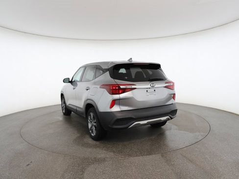 Used 2021 Kia Seltos LX image 12