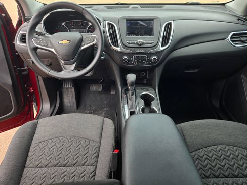 Used 2024 Chevrolet Equinox LT w/ LPO, Floor Liner Package FWD image 8