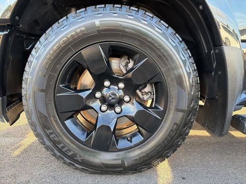Used 2019 RAM 1500 Laramie AWD/4WD image 13