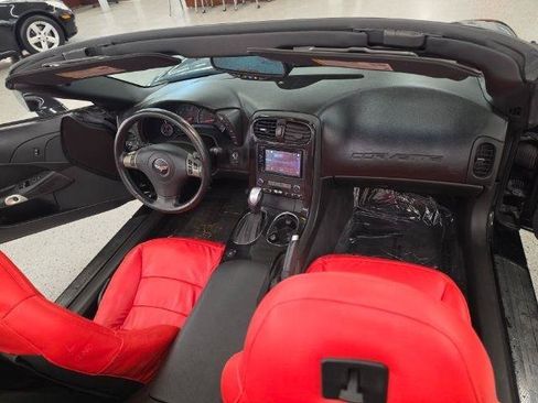 Used 2009 Chevrolet Corvette Convertible w/ Preferred Equipment Group RWD image 19
