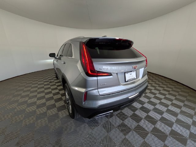 Used 2024 Cadillac XT4 Premium Luxury w/ Cold Weather Package AWD/4WD image 13