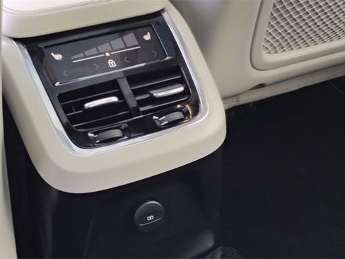 Certified 2022 Volvo XC90 T8 Inscription Expression w/ Advanced Package image 31