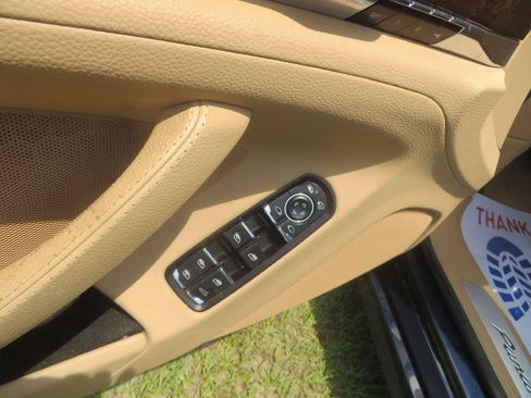Used 2015 Porsche Panamera image 12