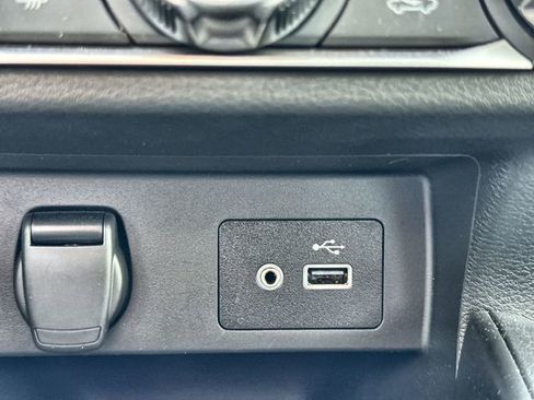 Used 2024 Nissan Versa SV w/ Trunk Package image 40