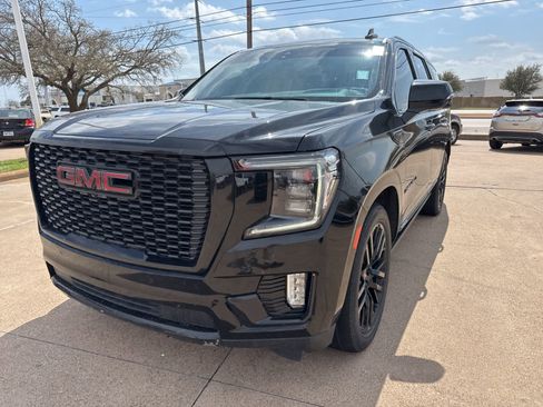 Used 2021 GMC Yukon Denali w/ Denali Ultimate Package image 3