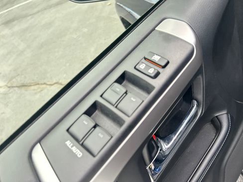Used 2019 Toyota 4Runner SR5 Premium AWD/4WD image 11