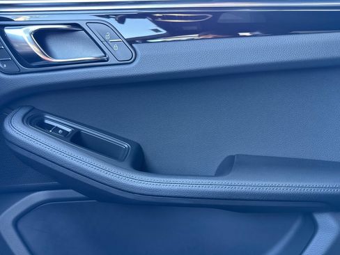 Certified 2026 Porsche Macan AWD/4WD image 20