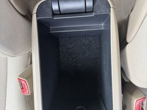 Used 2012 Toyota RAV4 Base w/ Upgrade Value Pkg image 28