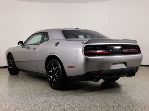 Used 2018 Dodge Challenger SXT image 7