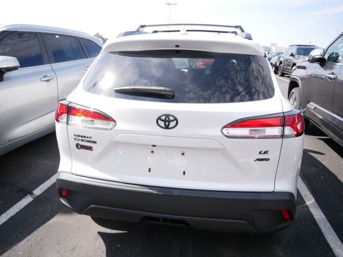 Used 2022 Toyota Corolla Cross LE w/ Moonroof Package AWD/4WD image 6