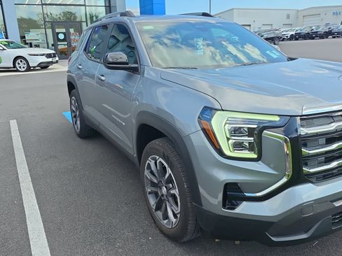 Used 2027 GMC Terrain Elevation w/ Elevation Premium Package AWD/4WD image 3