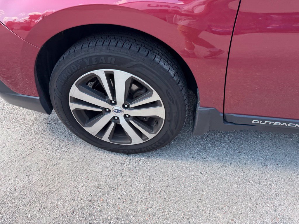 Used 2018 Subaru Outback 3.6R Limited AWD/4WD image 9