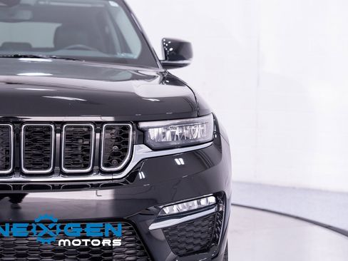Used 2022 Jeep Grand Cherokee Limited image 6