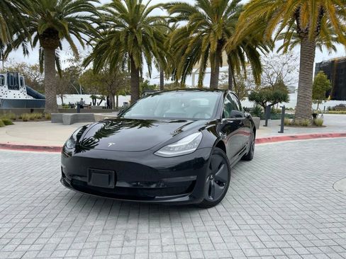 Used 2021 Tesla Model 3 Standard Range Plus RWD image 2