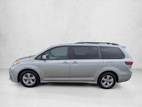 Used 2020 Toyota Sienna LE image 8