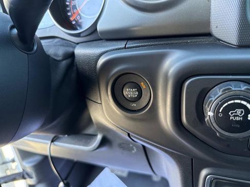 Used 2018 Jeep Wrangler Unlimited Sport S image 23