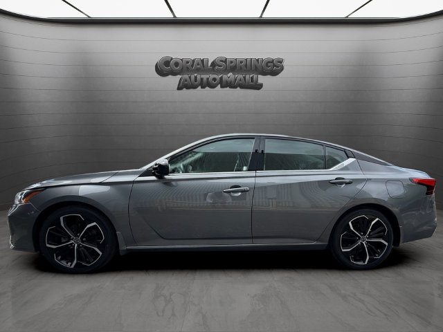 Used 2023 Nissan Altima 2.5 SR FWD image 4
