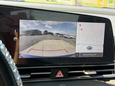 Used 2024 Hyundai Elantra SEL FWD image 25