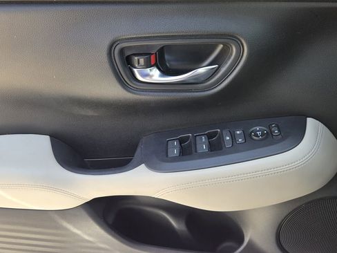 Used 2023 Honda HR-V LX image 26