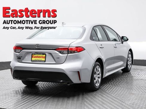 Used 2024 Toyota Corolla LE image 5