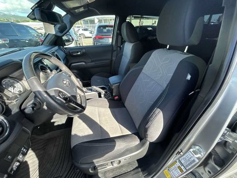 Used 2023 Toyota Tacoma TRD Sport w/ Technology Package RWD image 13