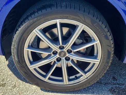 Certified 2022 Audi SQ5 Premium Plus w/ Premium Plus Package image 9