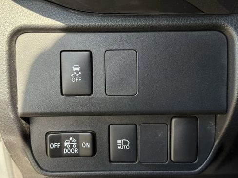 Used 2023 Toyota Tacoma SR5 w/ Technology Package image 26