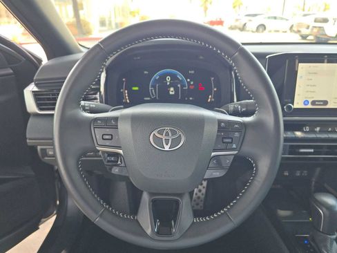 Used 2025 Toyota Camry SE FWD image 24