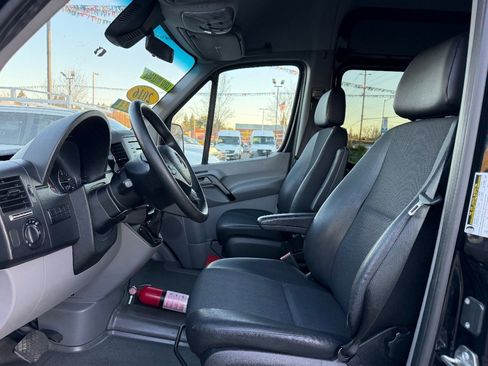 Used 2016 Mercedes-Benz Sprinter 2500 image 14