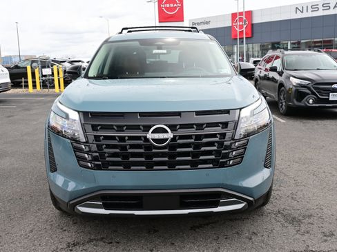 New 2026 Nissan Pathfinder Platinum image 3