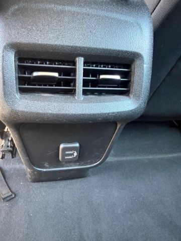 Used 2021 Chevrolet Equinox LS FWD image 23