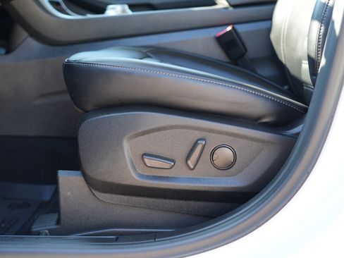 Used 2024 Ford Edge SEL w/ Convenience Package image 17